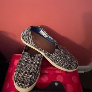 TOMS - Black & White Slip On Sneakers